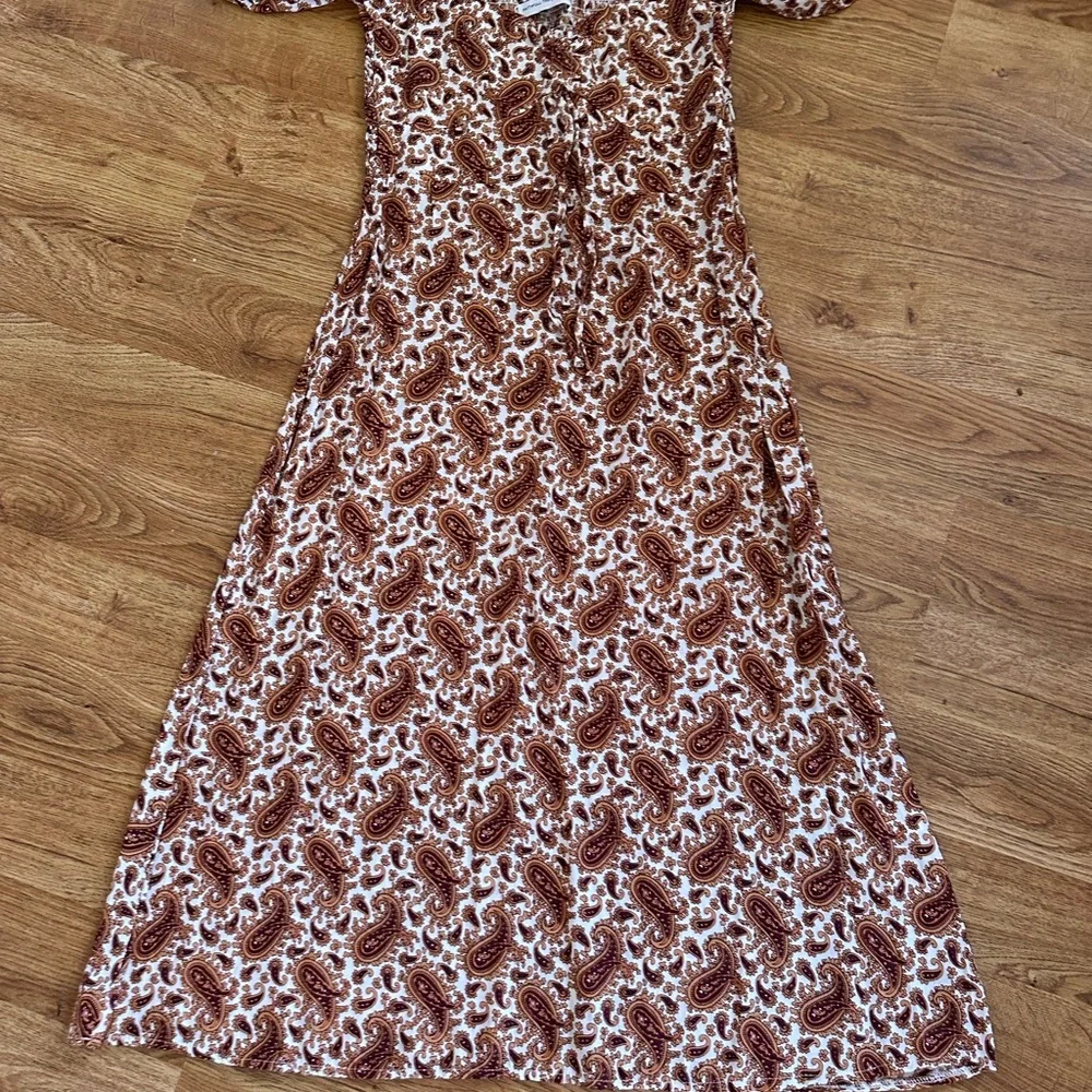 Faithfull the Brand Juniper Midi Dress Sable Paisley US 8 - Picture 2 of 16